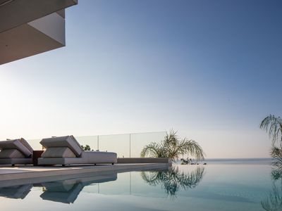 Superb sea views, 450m to sandy beach, heated pool