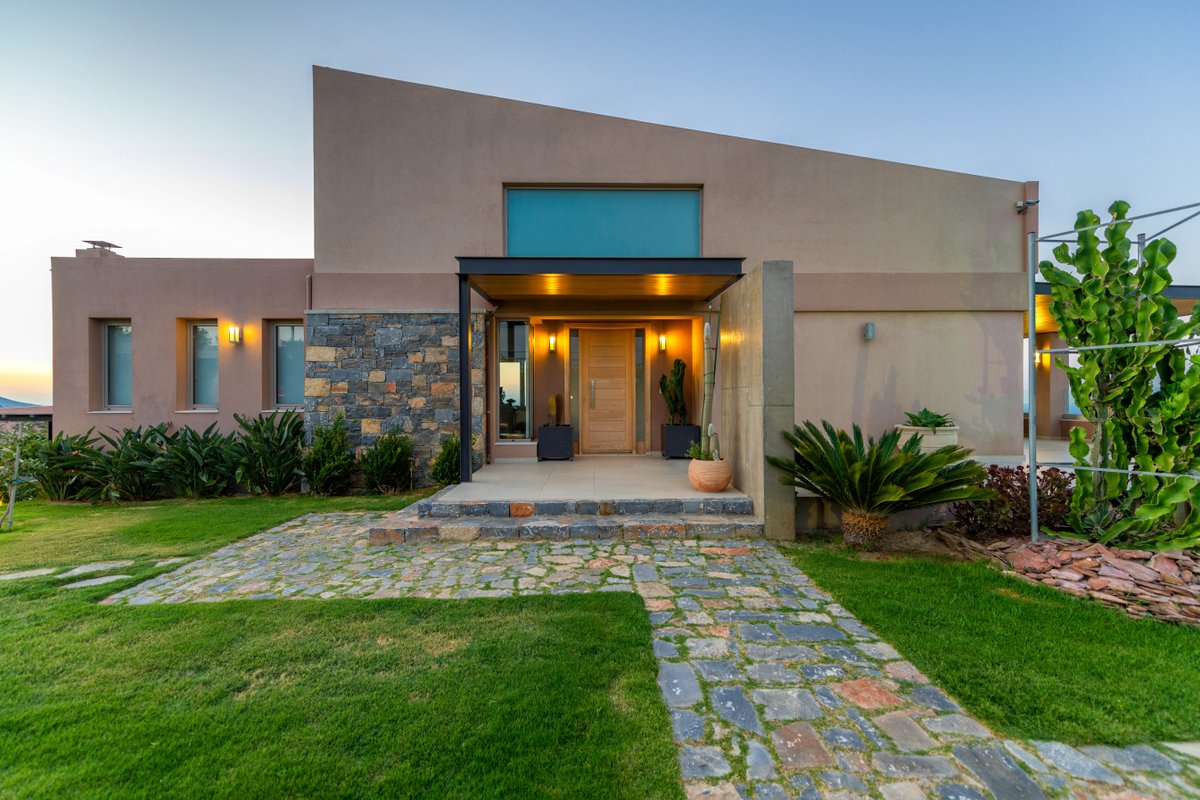 Luxury villa with infinity pool and Jacuzzi 16PAΧ