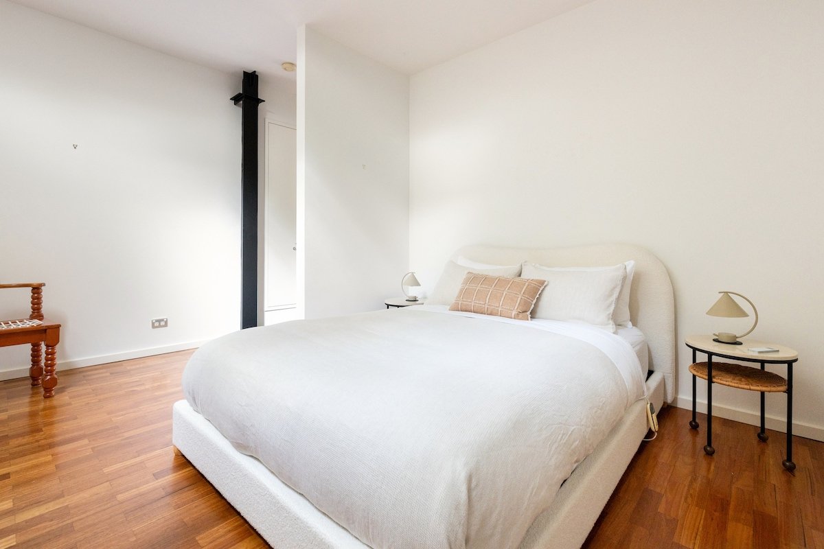 Warehouse in cool Collingwood. gallery image 4