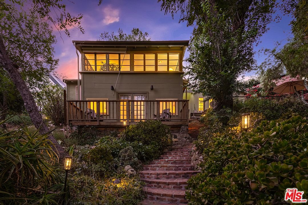 Peaceful and romantic cottage in topanga Canyon gallery image 4