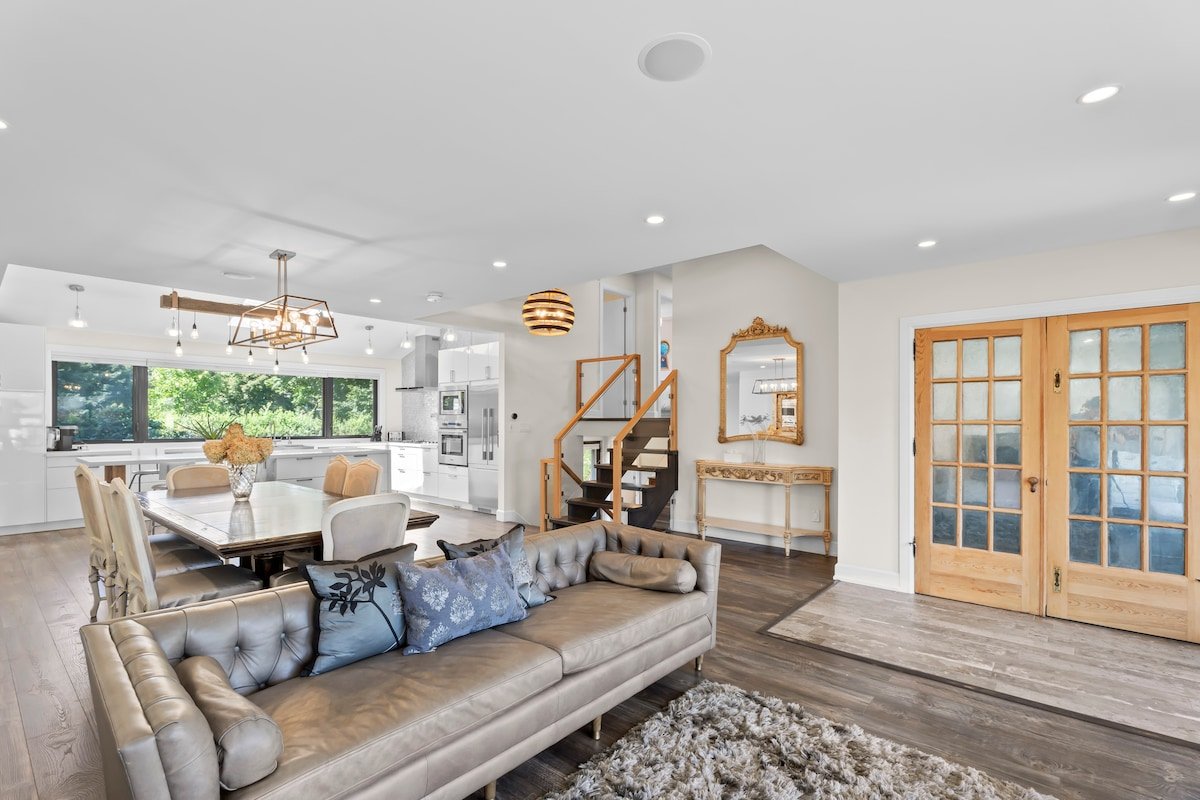 Stylish Exec Retreat | Park Views, Peace & Privacy gallery image 2