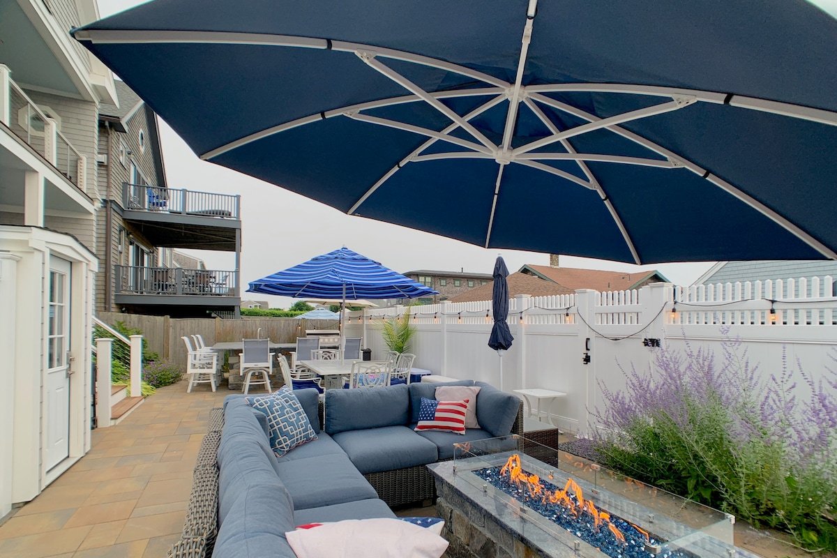 Luxury Beachside Getaway with Ocean Views gallery image 4