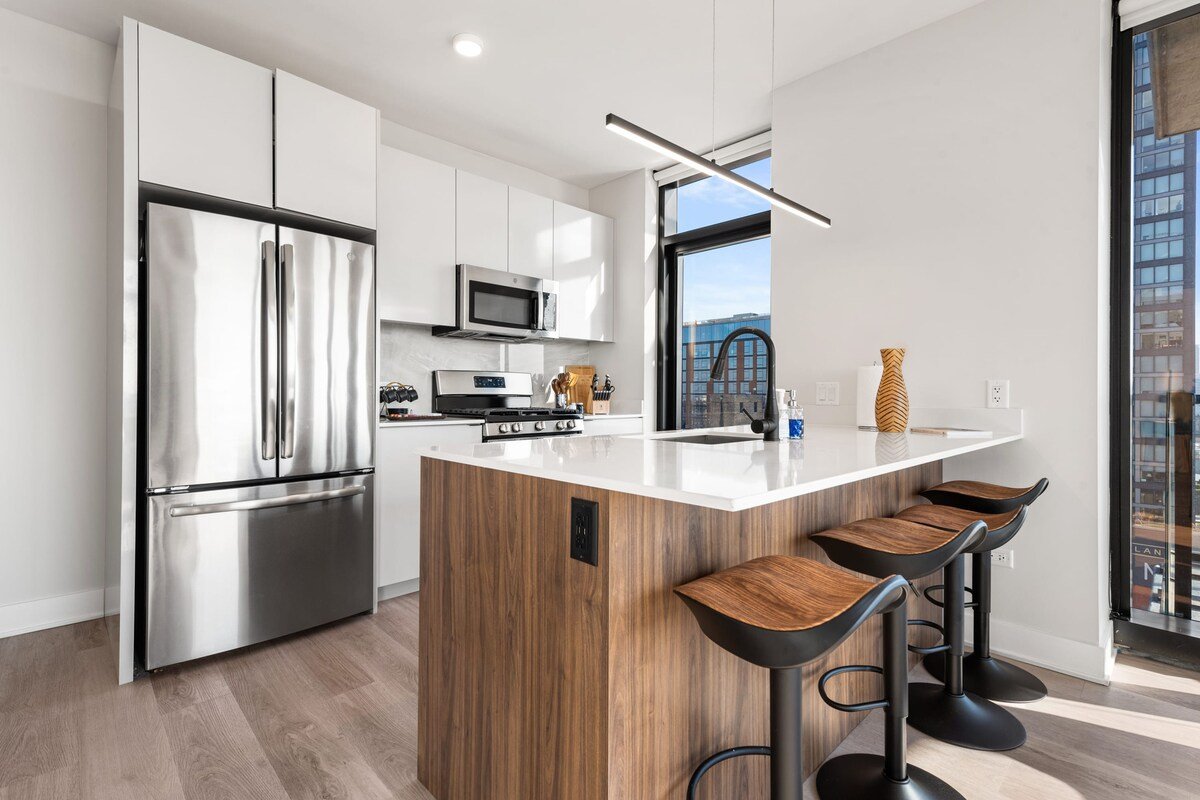 West Loop Scenic Views + Private Balcony Retreat gallery image 3