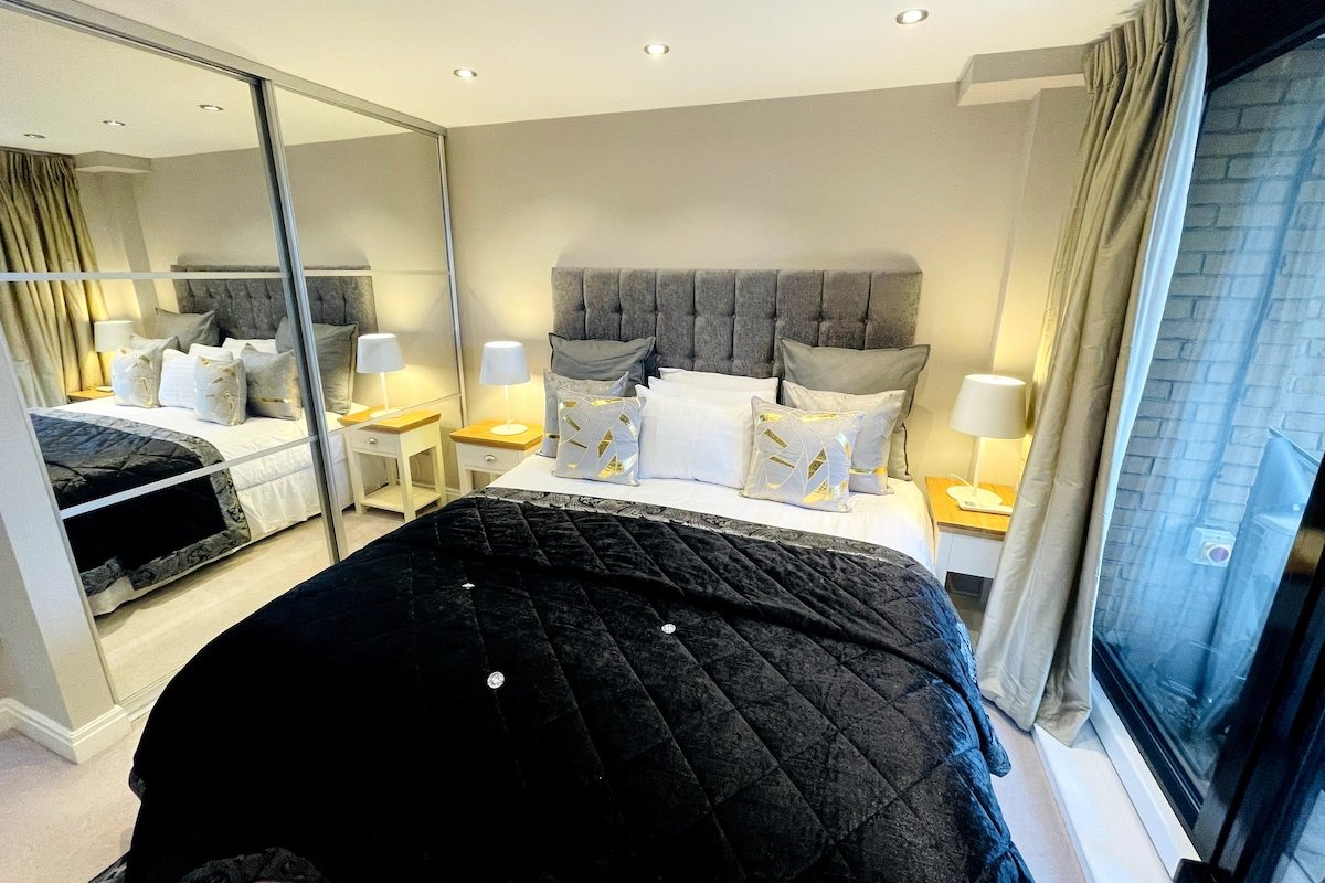 Modern 2 bed in Cromwell Road. gallery image 4