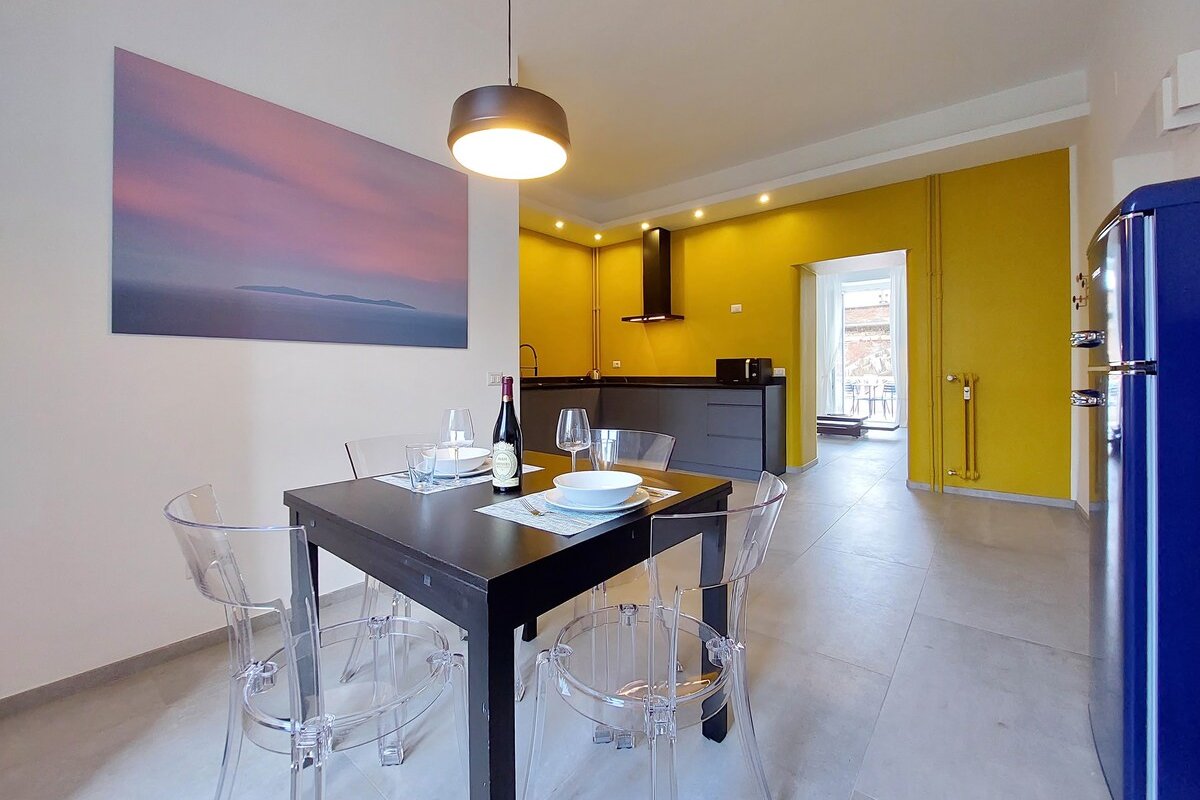 Bright Apartment Cupolone View near Vatican gallery image 5