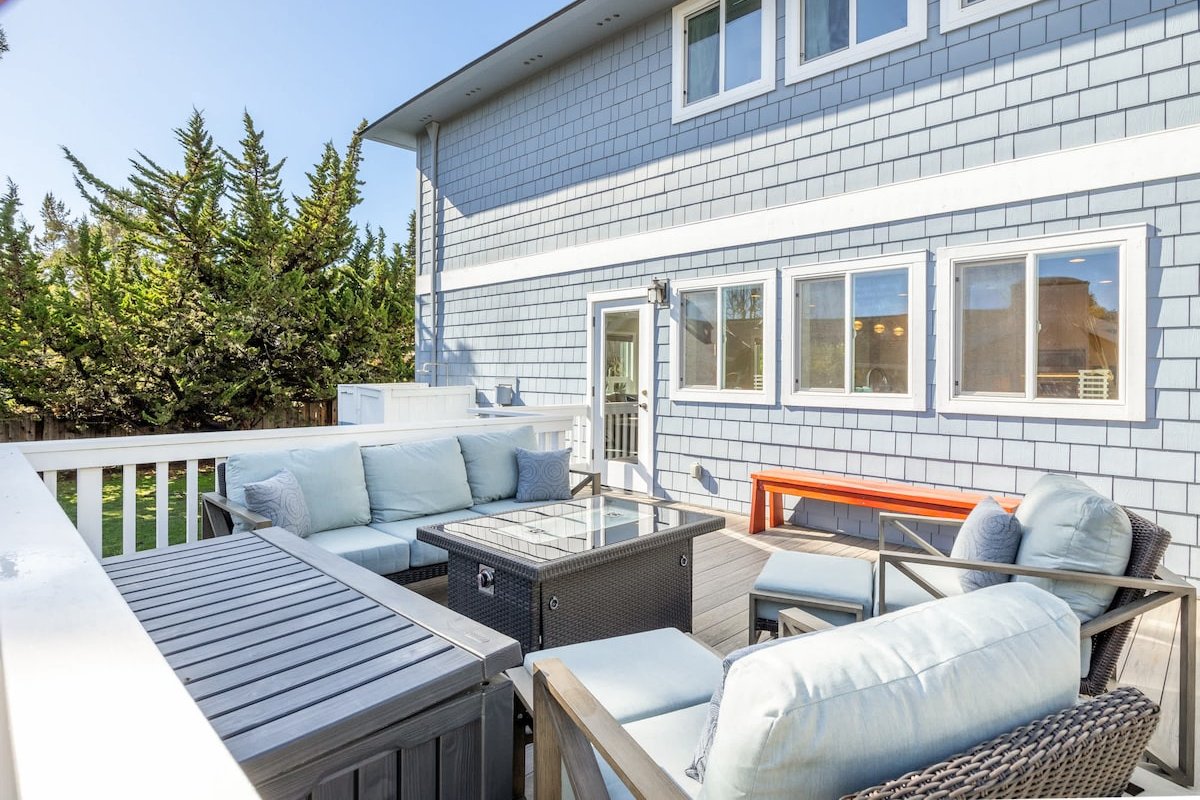 Spacious House in Walking Distance to the Beach gallery image 4