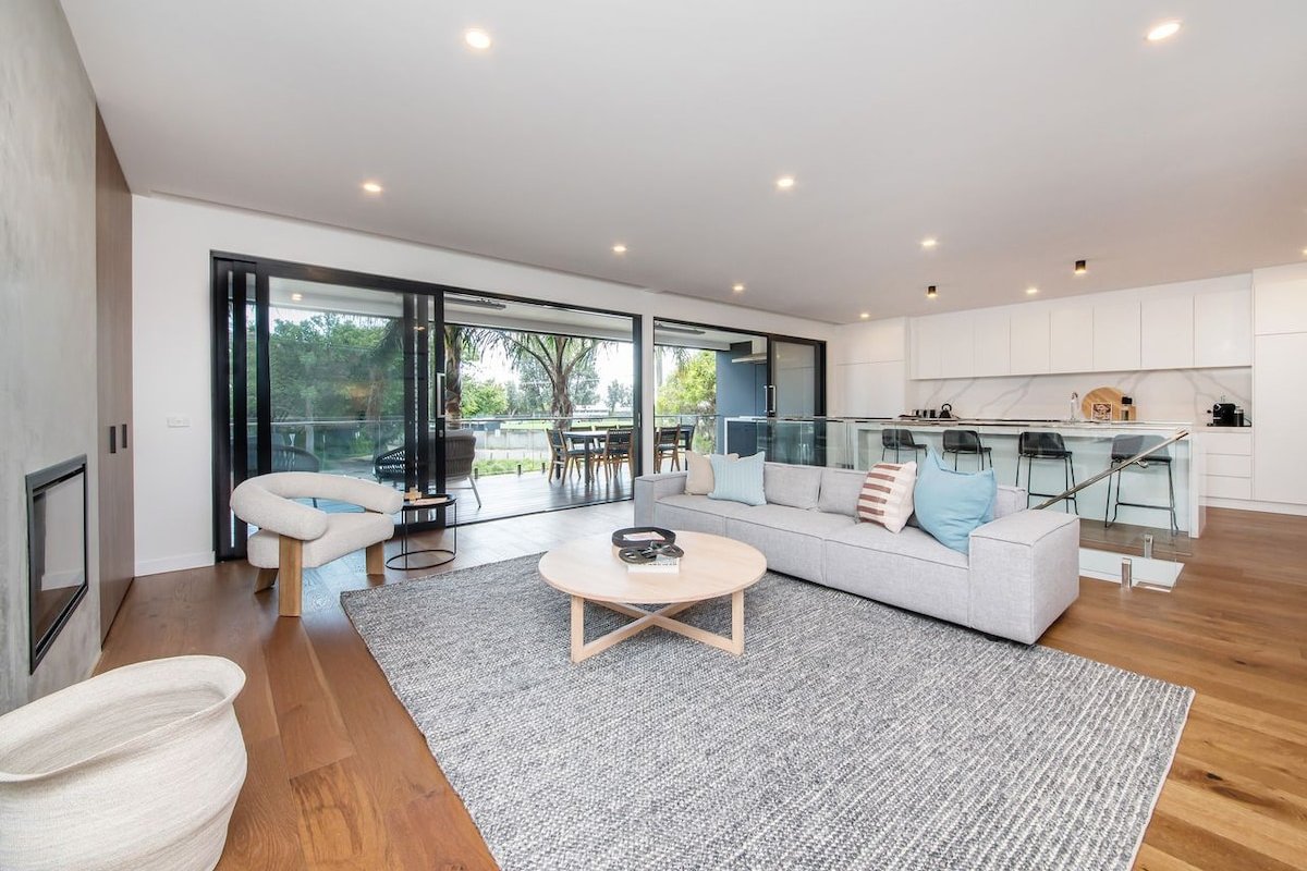 Sandringham Sunshine Escape gallery image 2