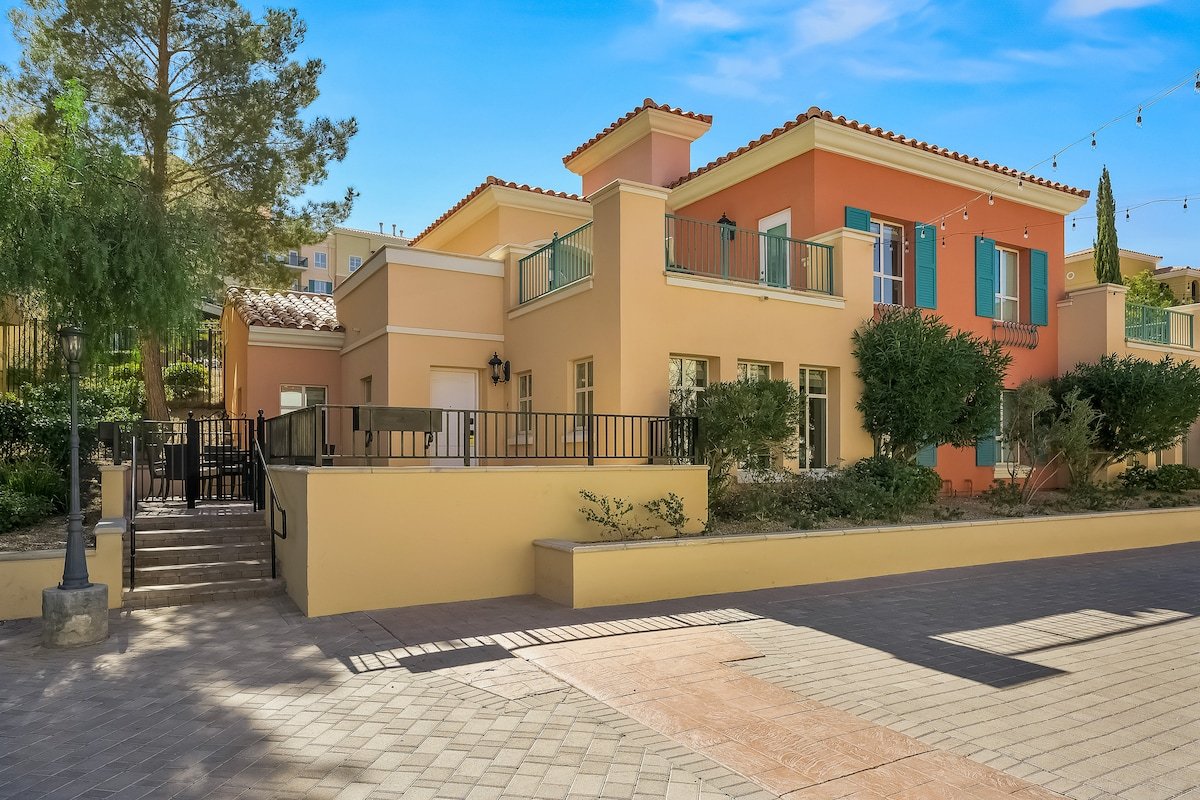 The Ideal Townhouse Getaway gallery image 3