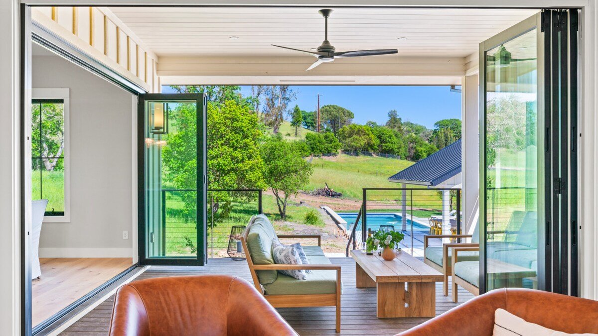 Luxurious 3-Bedroom Home in Healdsburg gallery image 2