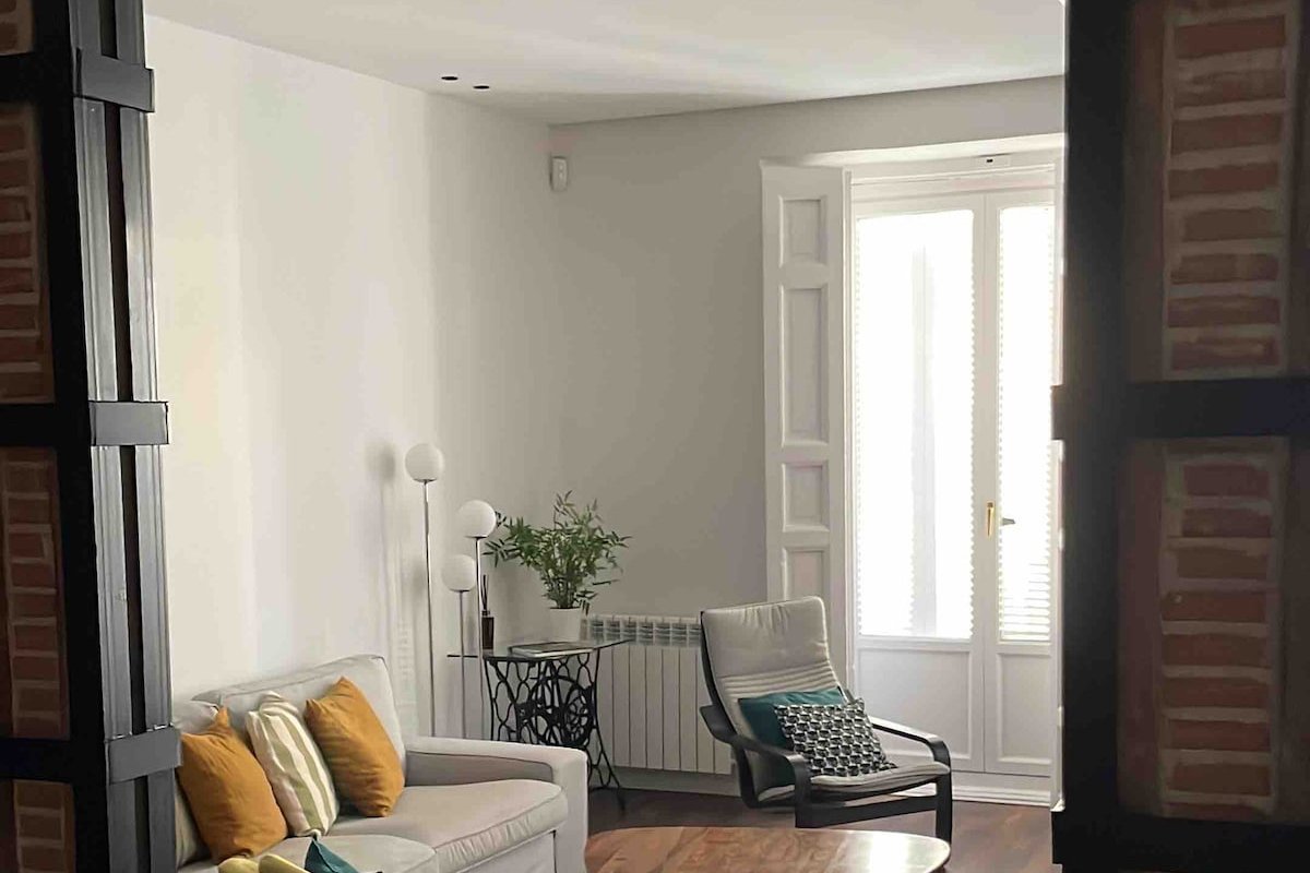 Luxury in GRAN VÍA & SOL: Awesome & Classy gallery image 3