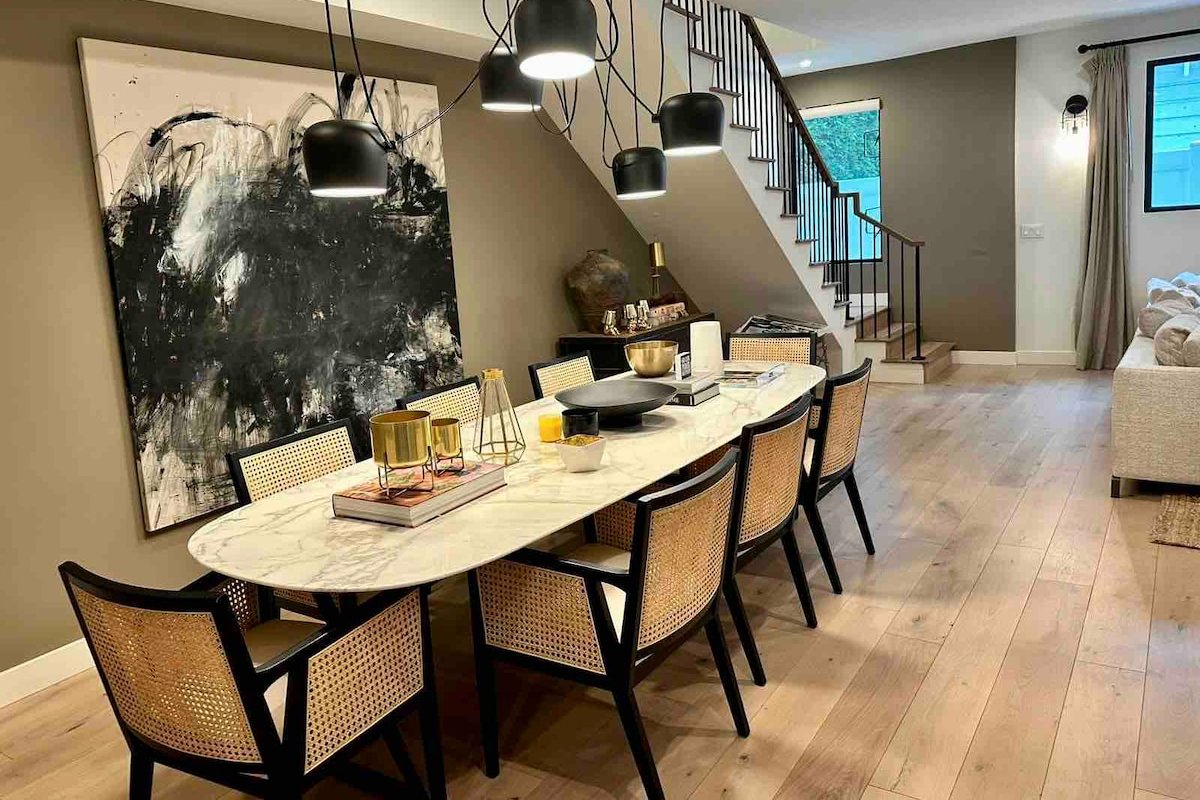 Gorgeous WeHo Townhouse gallery image 2