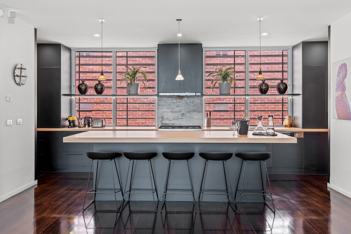 Stunning Executive Townhouse in Richmond gallery image 3