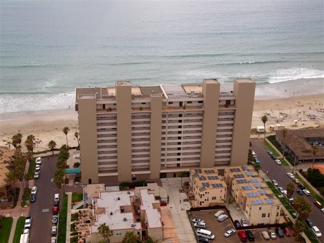 Amazing Oceanfront Corner 2 BR – 812 gallery image 3