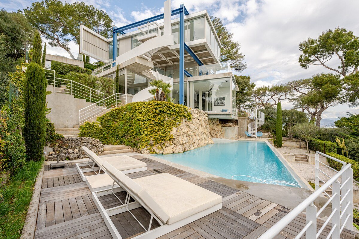 Architect-designed 5 Bedrooms Villa Cap d’Antibes