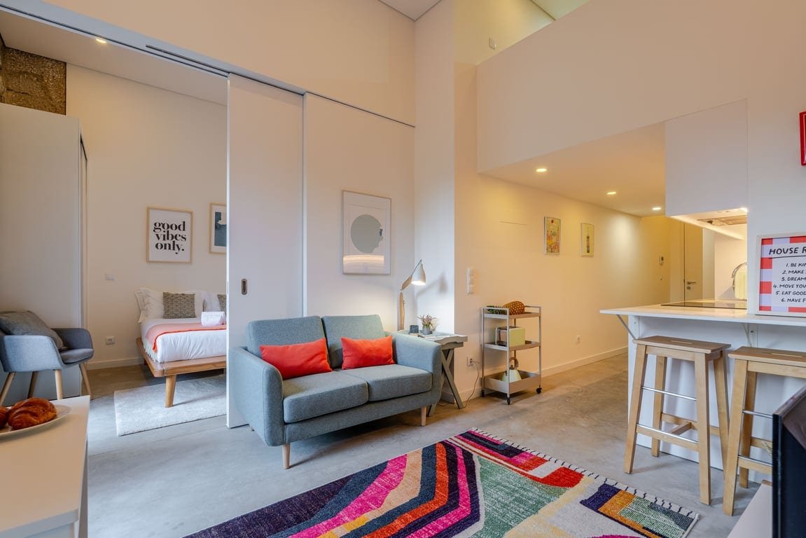 Invictus Escape – Jacuzzi & Charm in the City gallery image 4