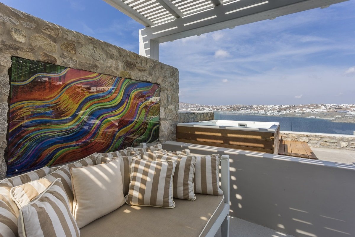 Home with Private Jacuzzi & Shared Swimming Pool gallery image 2