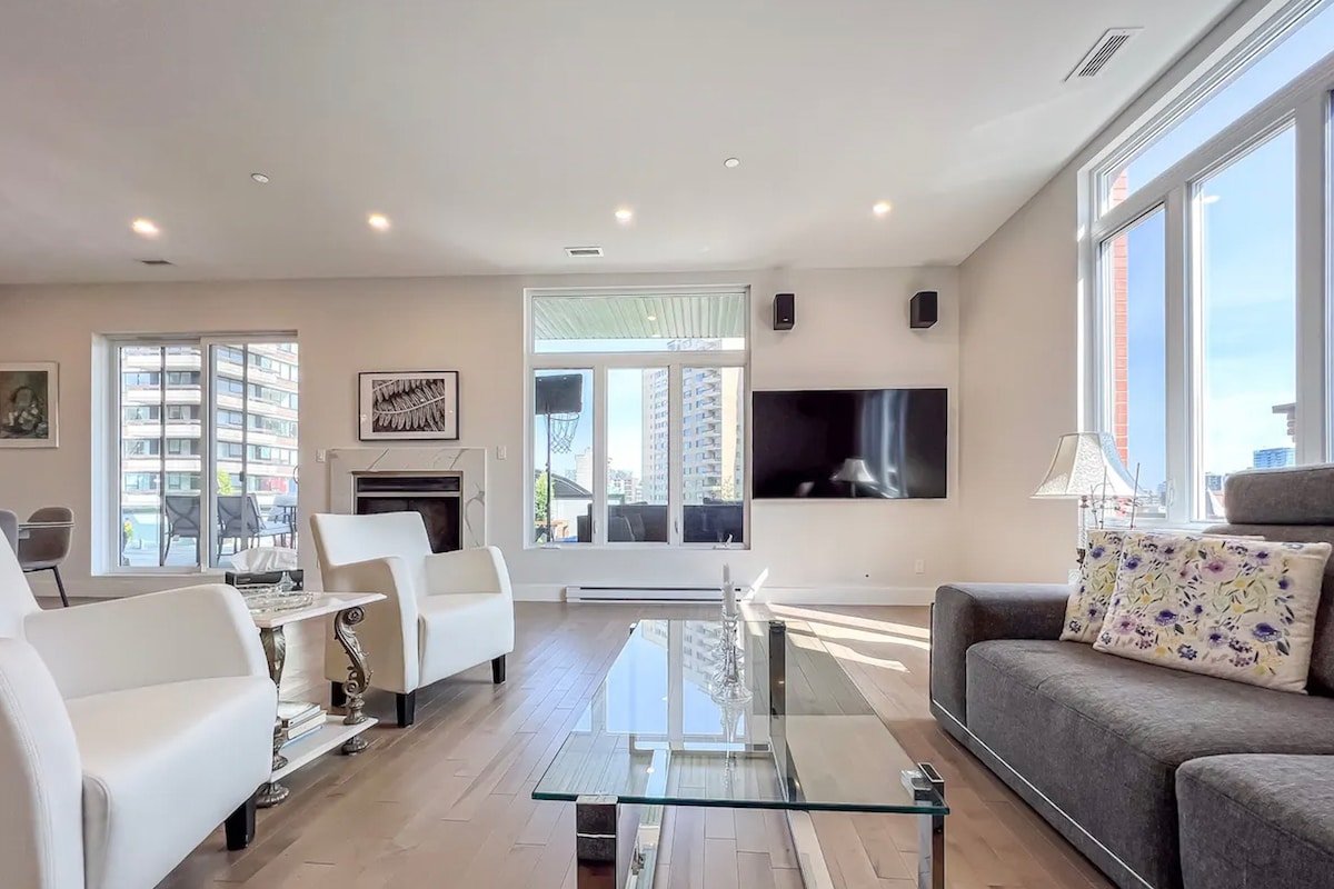 Luxurious Penthouse 4BR- Downtown Montreal gallery image 5