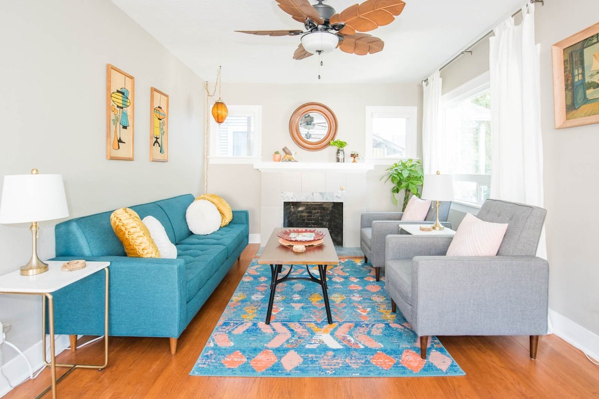 Fabulous 5 BDRM Craftsman-Best Location in PDX! gallery image 2