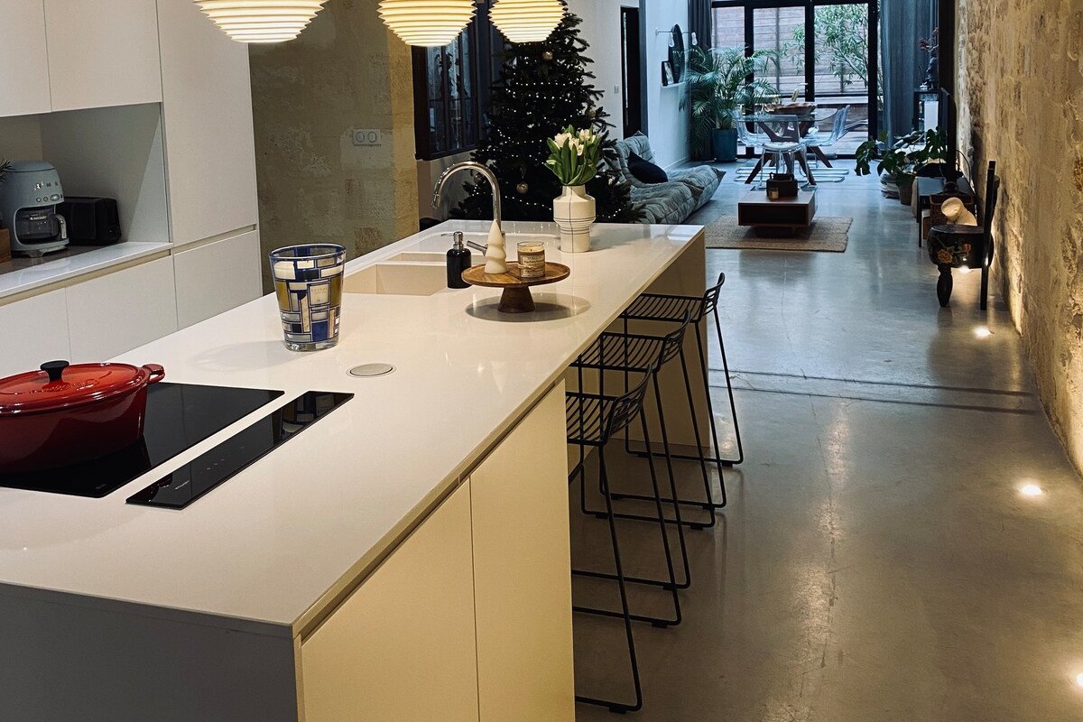 Loft 120m2 + terrasse en plein coeur des Chartrons gallery image 3