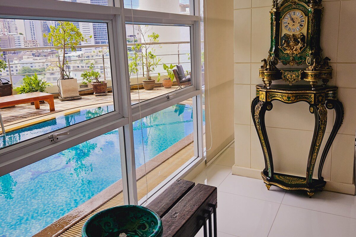 Luxurious high-rise pool-duplex gallery image 5