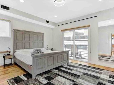 Newark3br duplex w/private rooftop 20min2NYC/15EWR