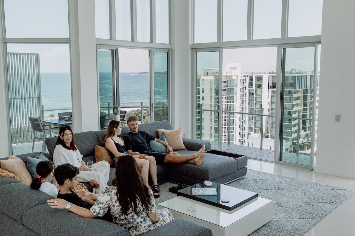 Aquavista Penthouse – Stunning 180 Views gallery image 3