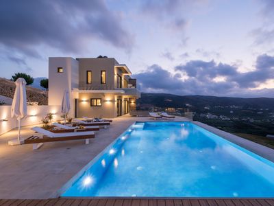 Villa Thea, sea view, pool, close to beach, BBQ