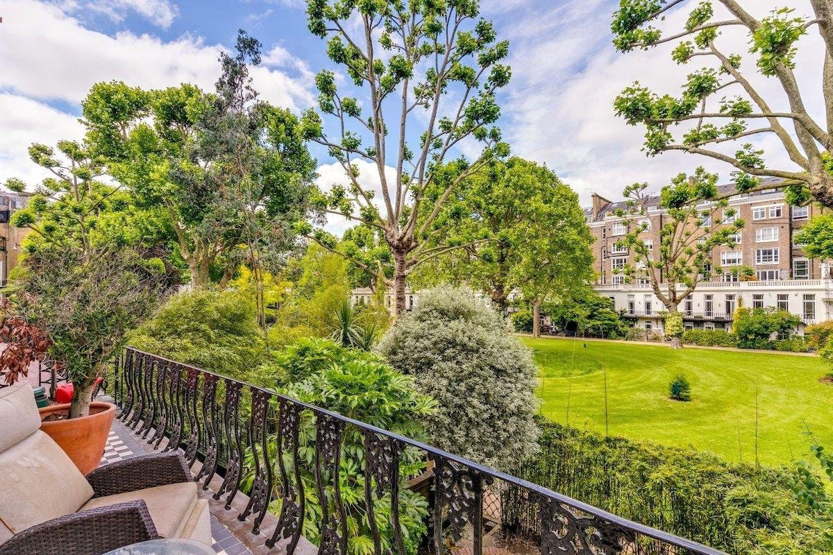 Stylish Little Venice Oasis w/ Private Park gallery image 3