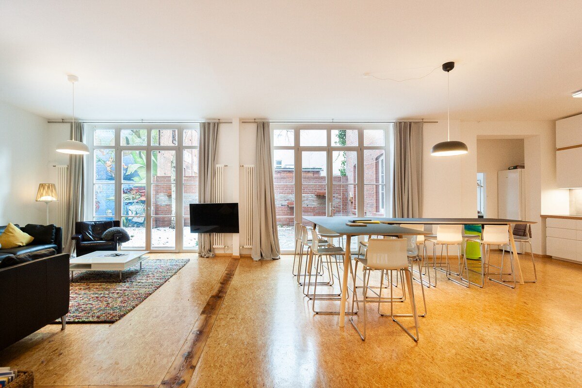 Felt Factory Loft with Patio gallery image 2