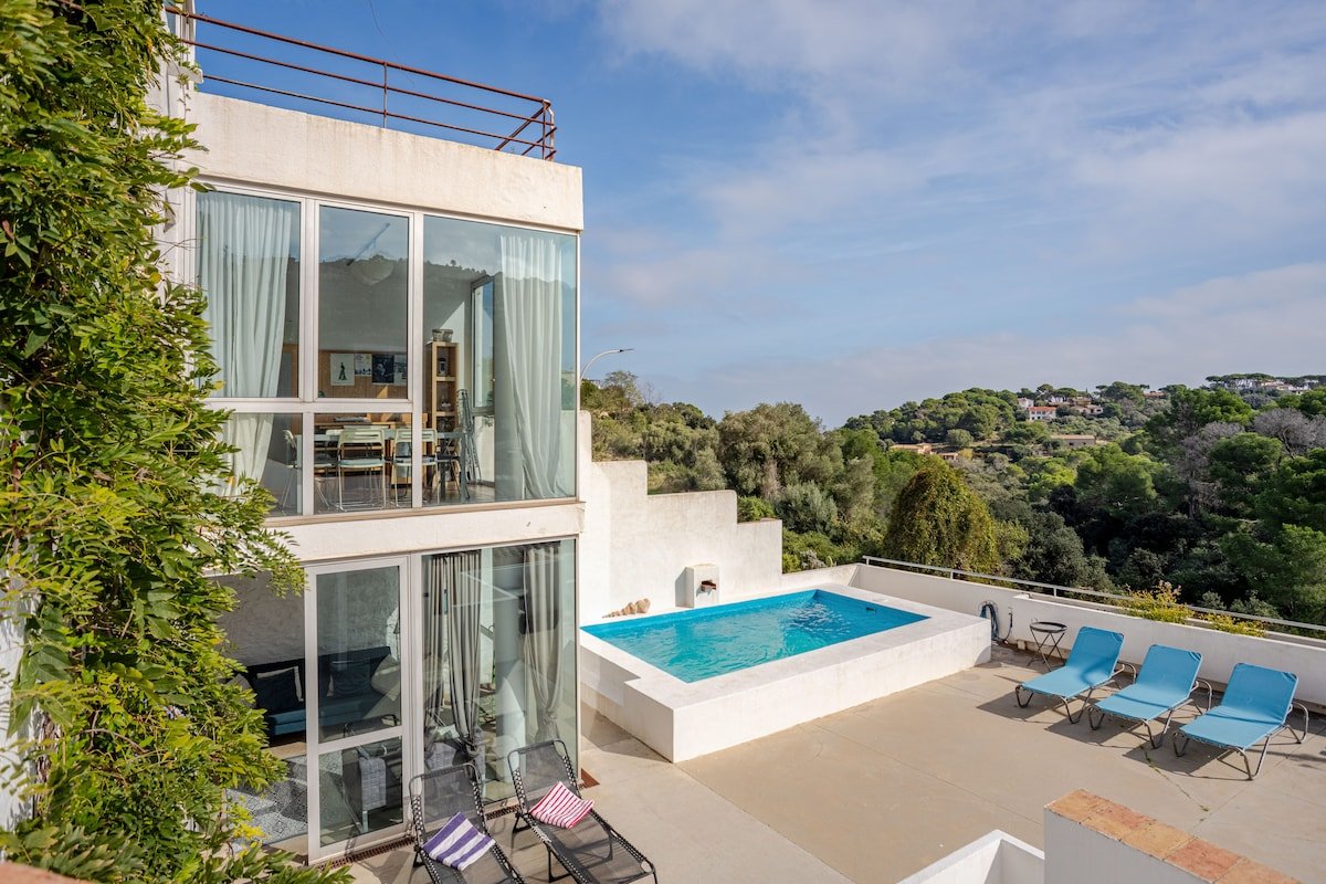 Fabulosa casa en el centro con piscina y parking. gallery image 2