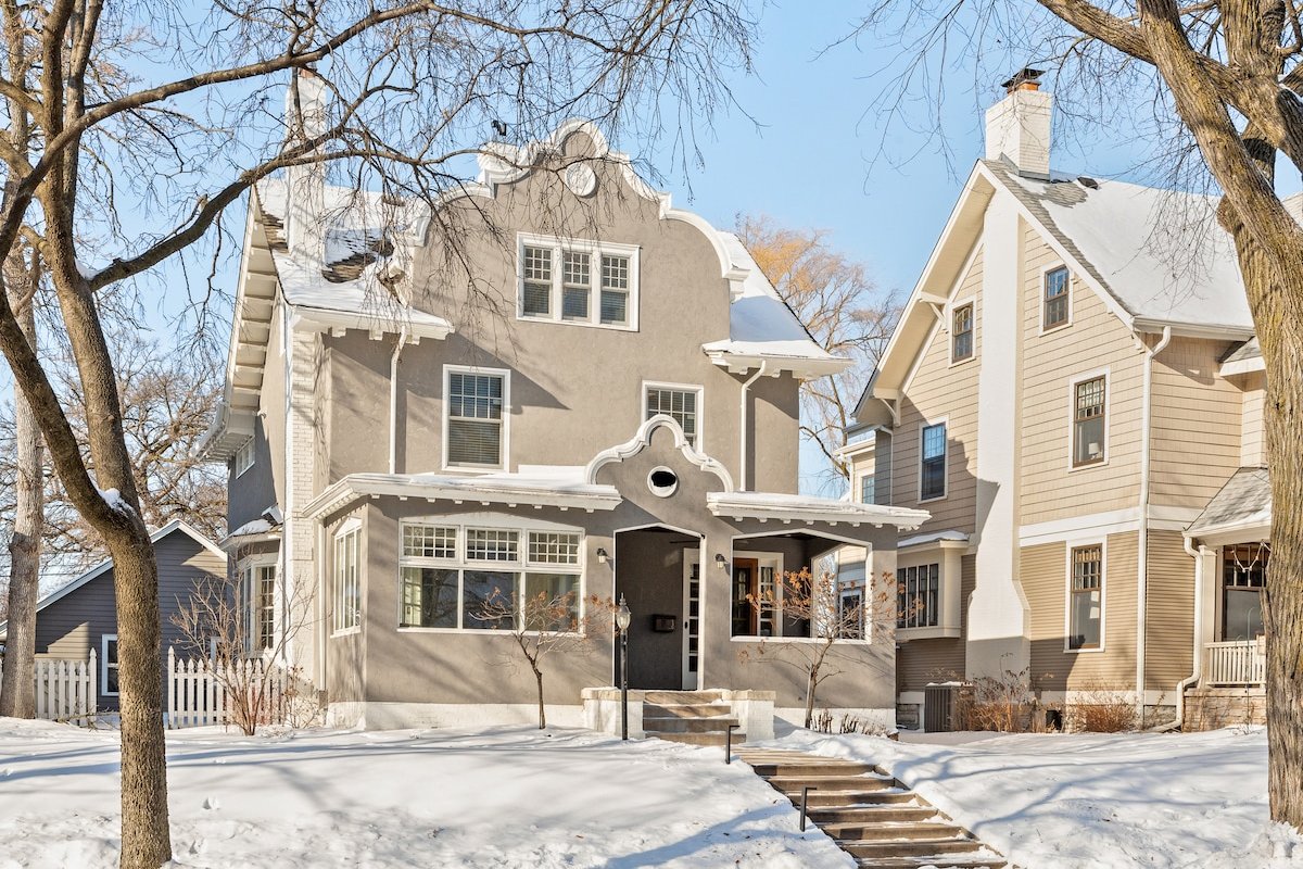 Premier modern 5 bed room 5 bath new construction gallery image 3