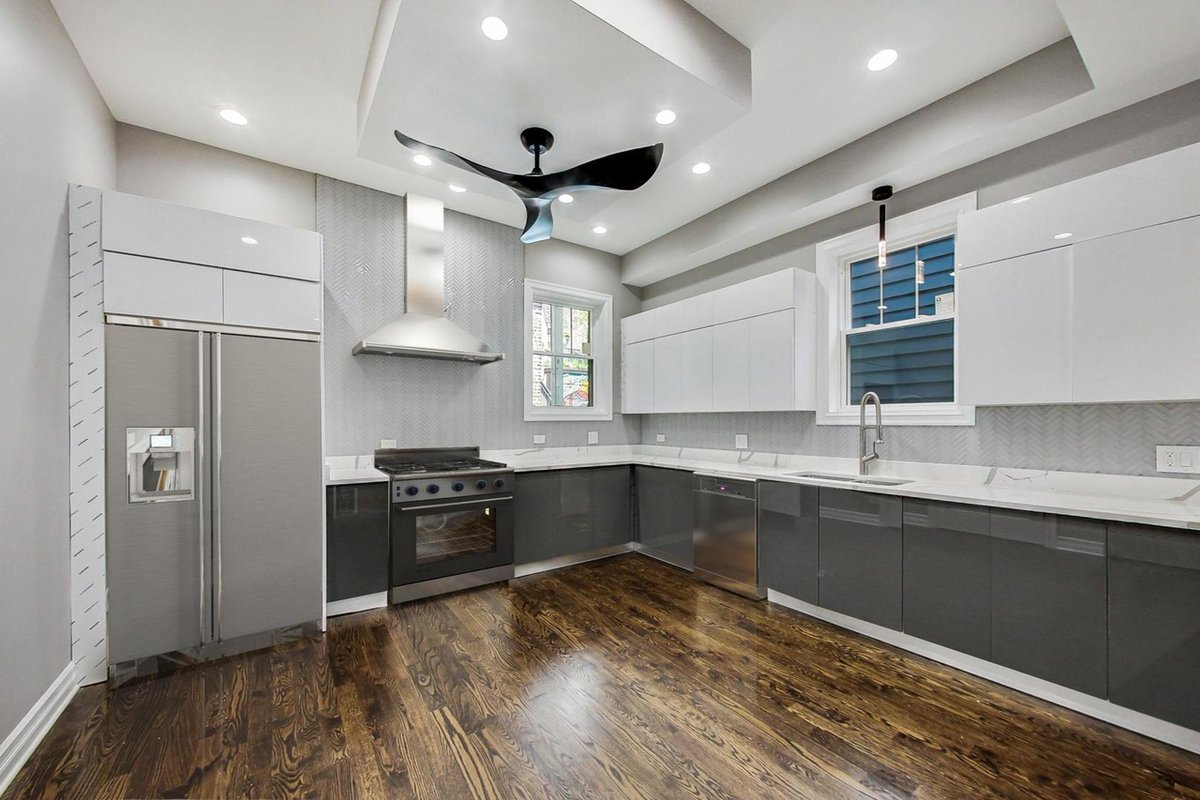 Stylish 6BR Oasis w/Private Coach House & Garage!