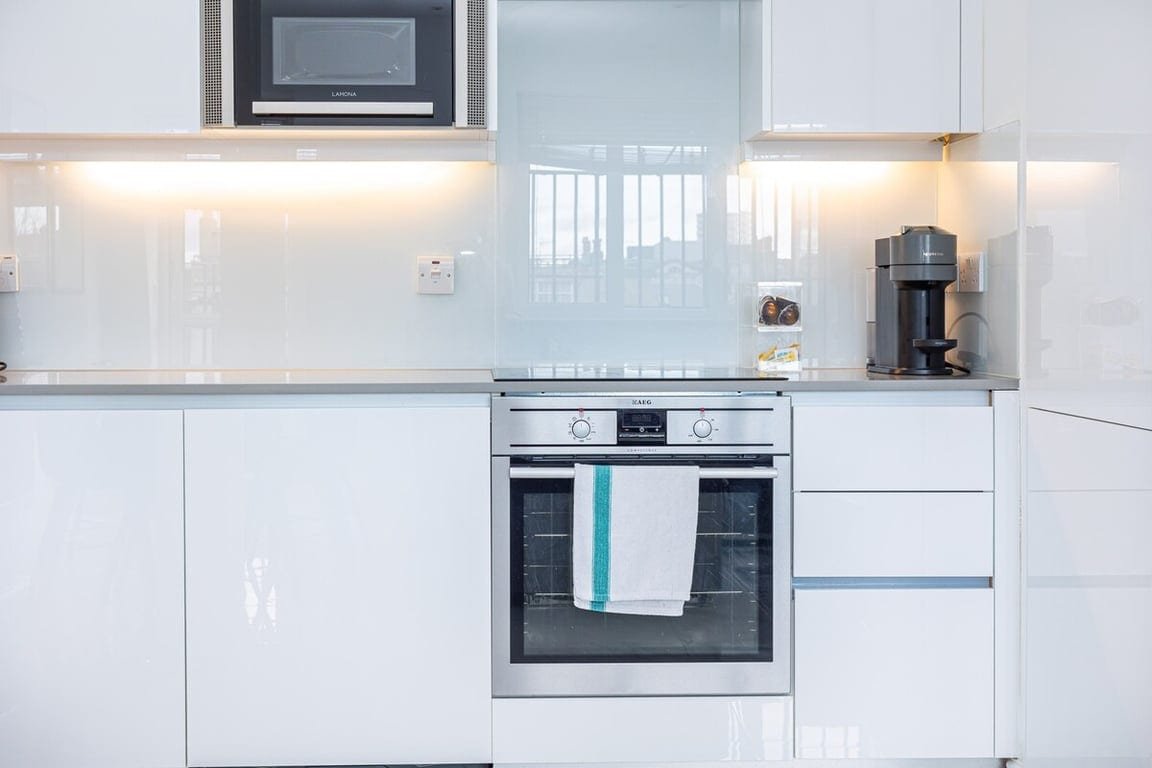 Stylish Three-Bed Flat in Marylebone gallery image 3