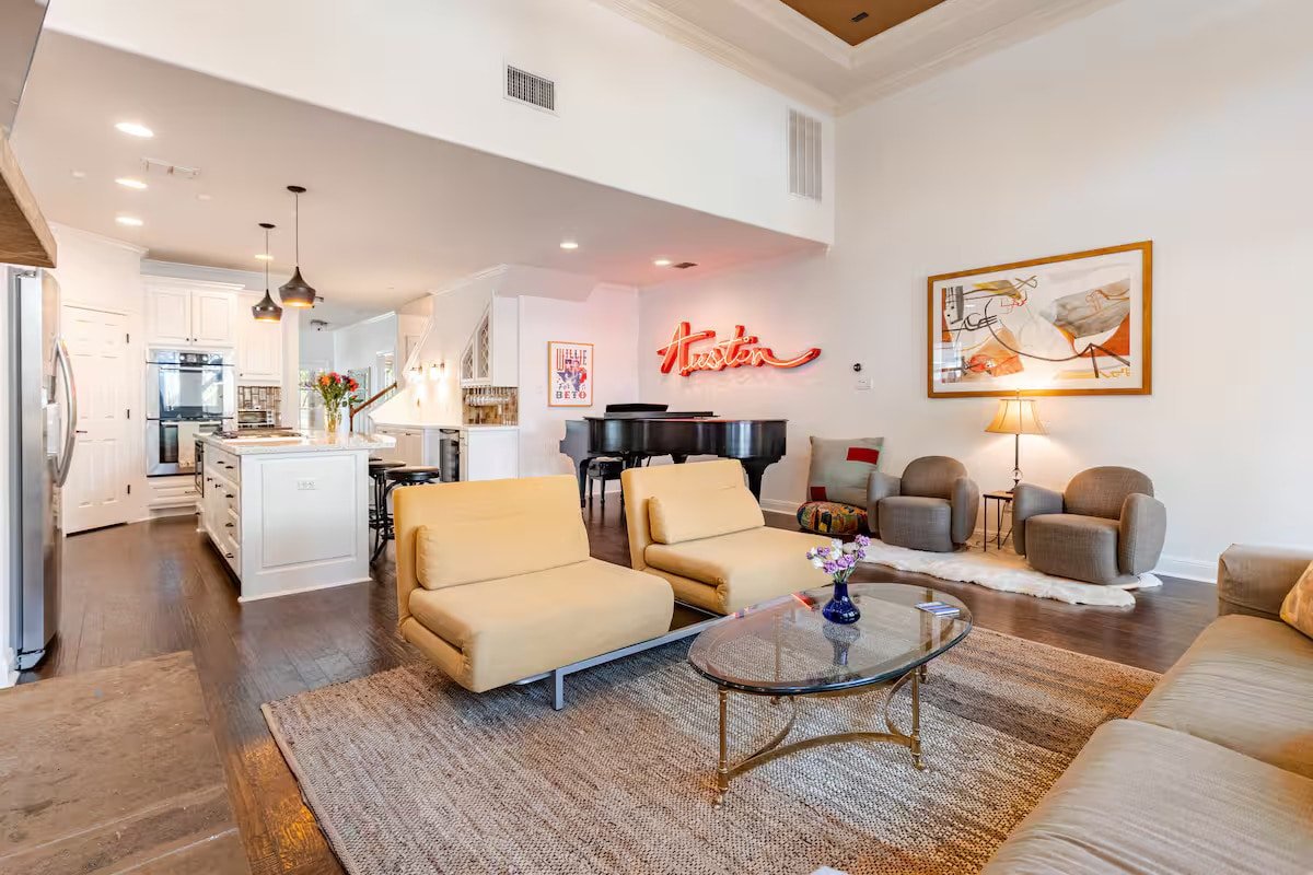 Central East ATX Luxury + Heated Saltwater Pool gallery image 4