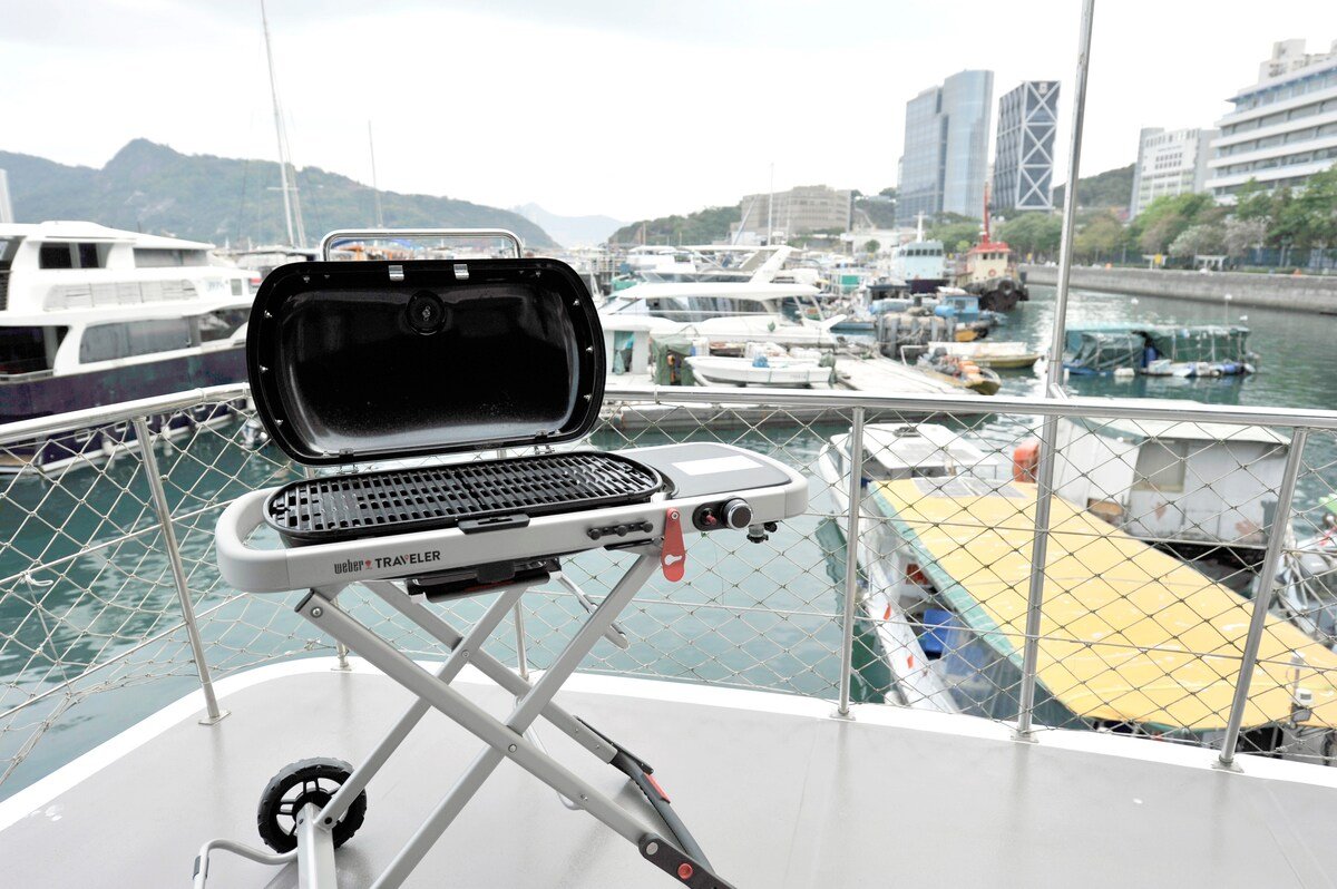 Spacious Party Houseboat – Whole Boat gallery image 3