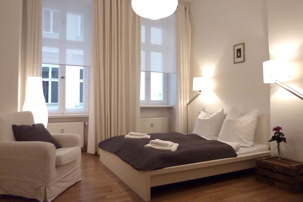 Elegant 4 Room Apartment with 2 Bathrooms gallery image 5