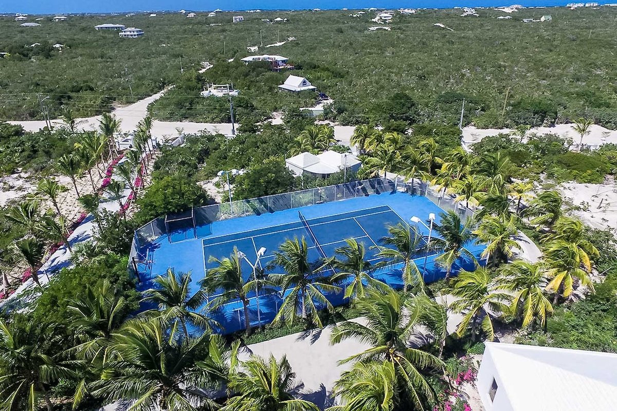 Turks & Caicos Dream – Beachfront + Full Service gallery image 4