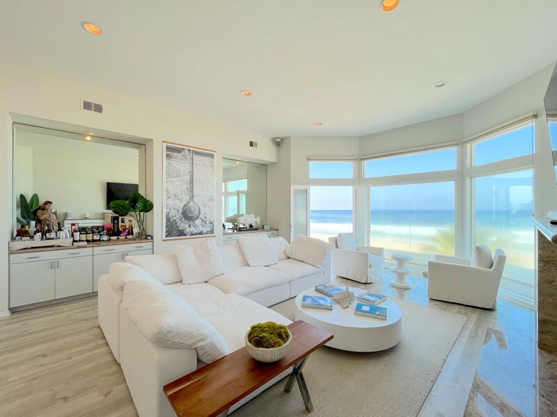 Ocean Front Luxurious Escape gallery image 3
