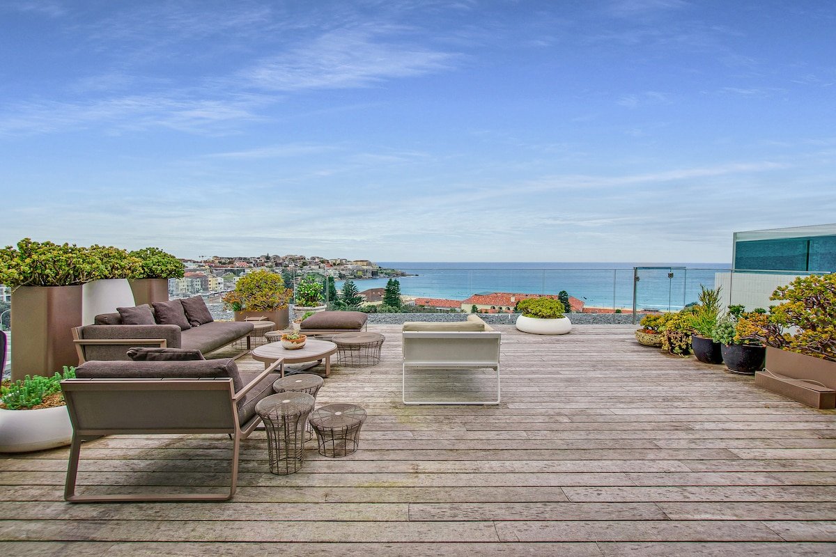 Two level Penthouse 180 degree view of Bondi Beach gallery image 2