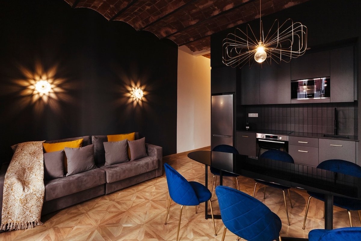 Beautiful Gothic Quarter Apartment 2 Bedrooms gallery image 3