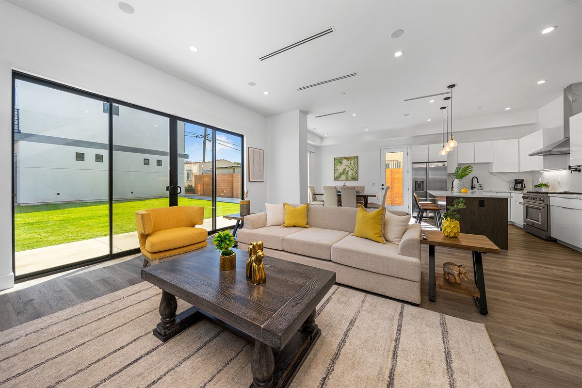 5BR/5.5BA Gorgeous Melrose Villa with Parking