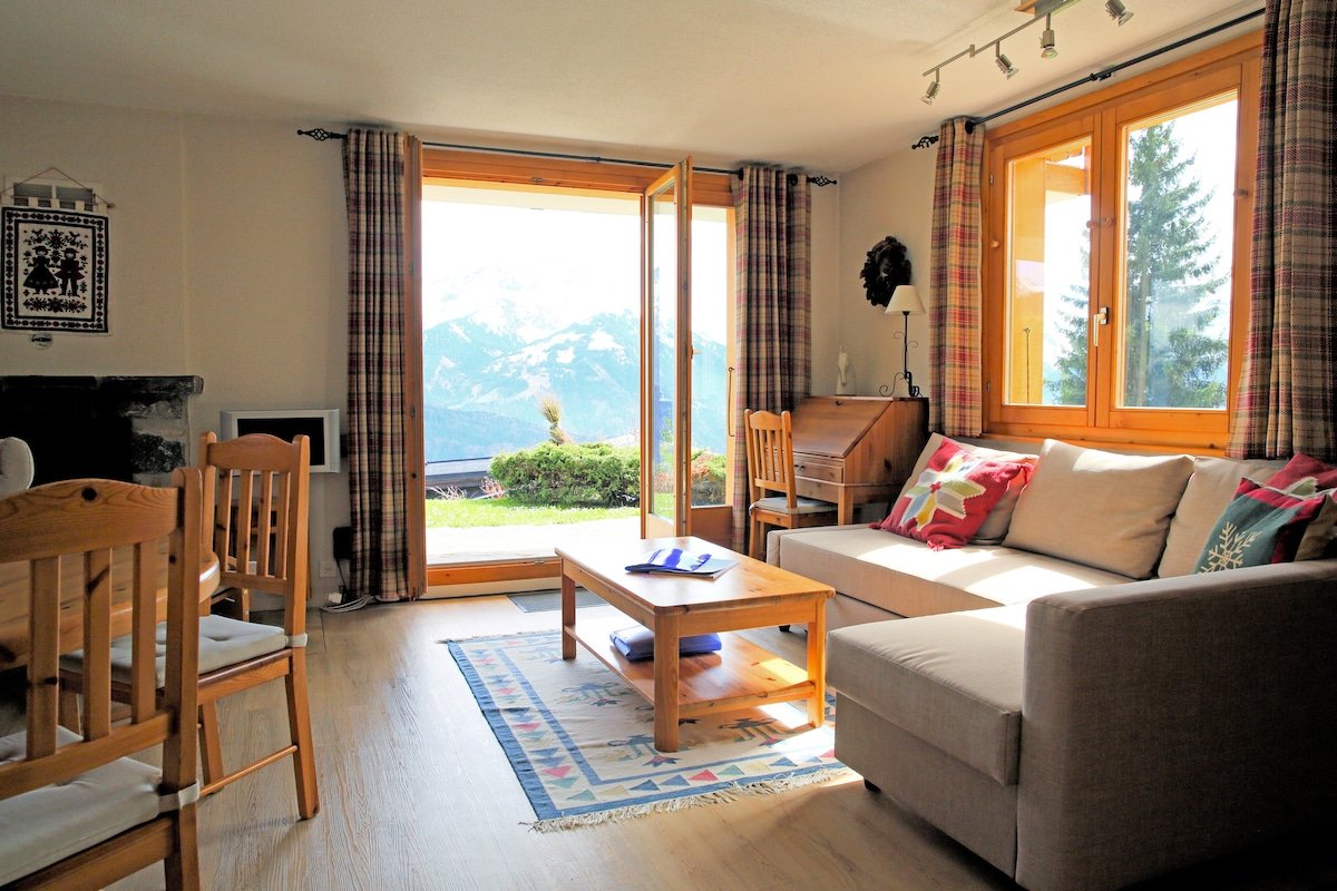 beautiful garden apartment with panoramic view gallery image 2