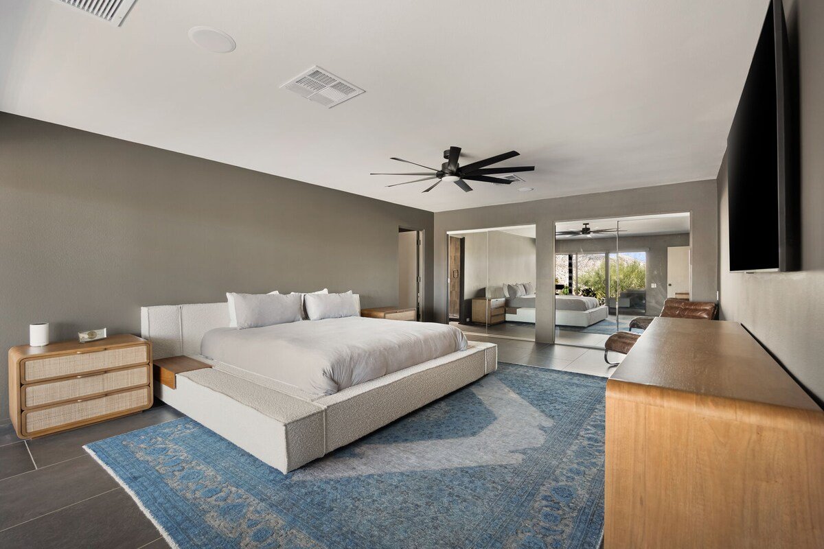 Addendum Estate | Luxe Pools + Views gallery image 2