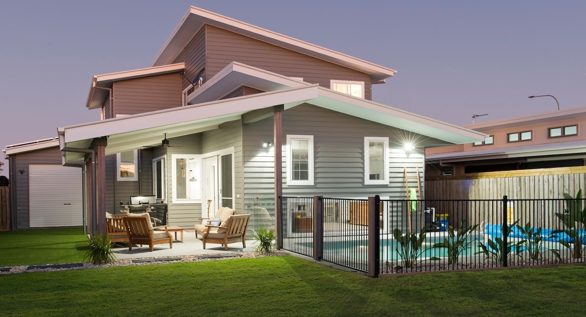 Seaside City Beach Home gallery image 2