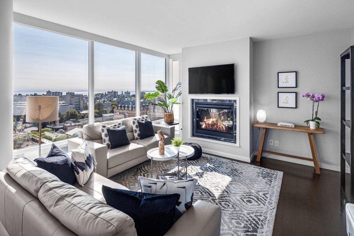 Waterfalls Hotel Stunning Luxury King Suite gallery image 2