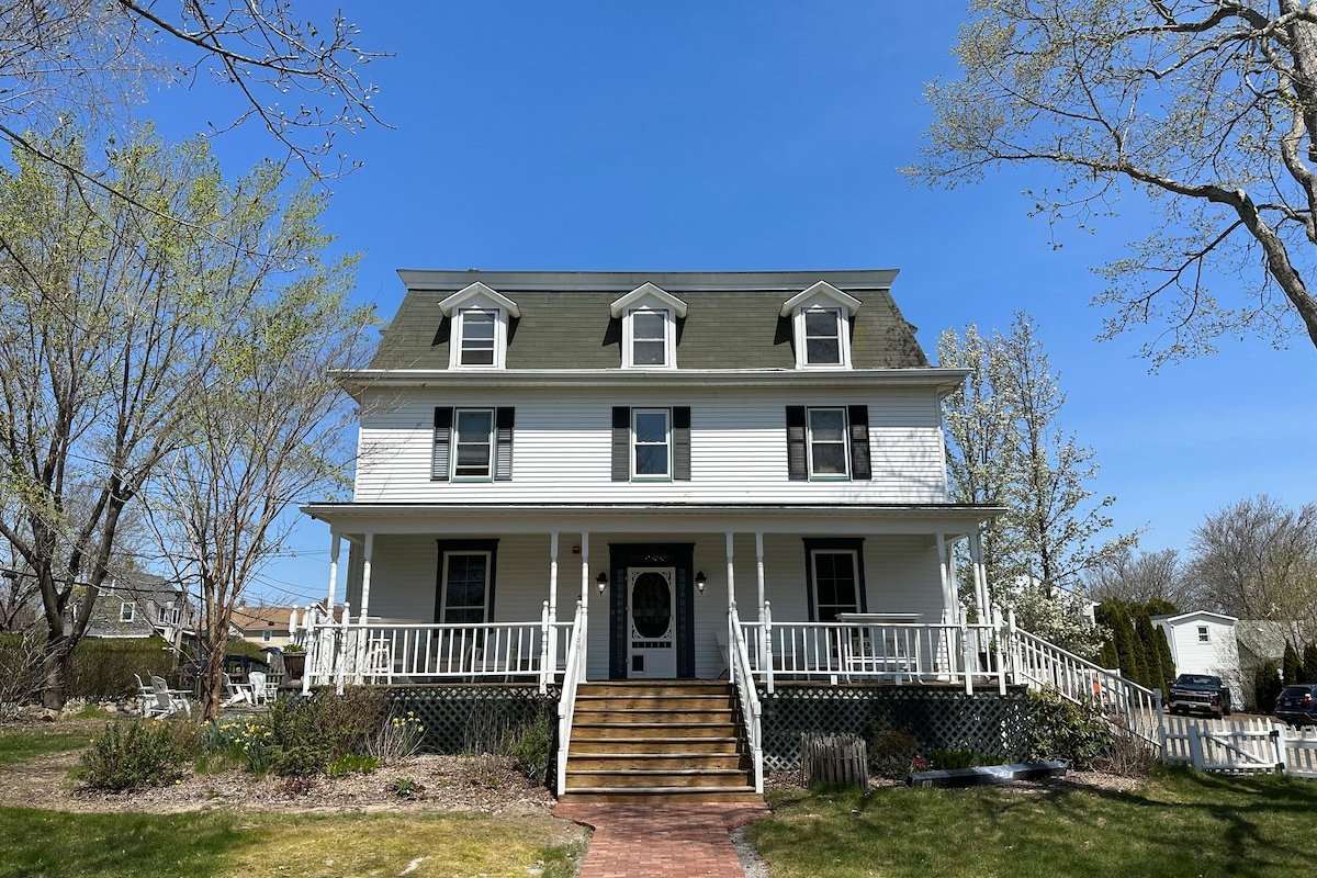 Coastal 8BR Historic Home at Ocean Walk gallery image 2