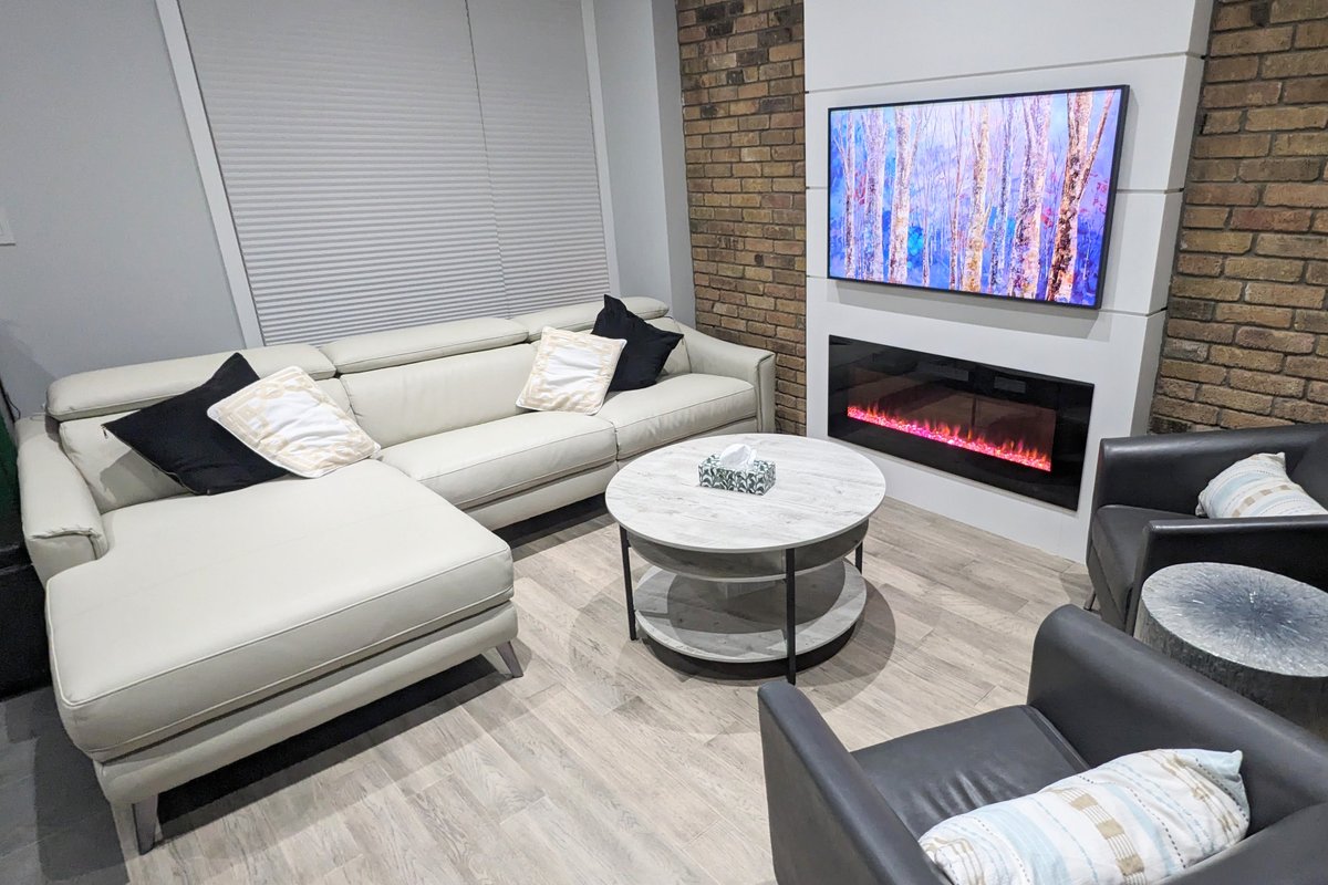 Modern Home – 20min to Downtown w/ Outdoor Patio