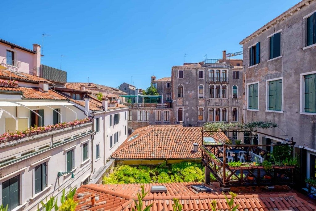 TOP LOCATION ST MARK up to 13 ppl. WIDE TERRACE gallery image 4