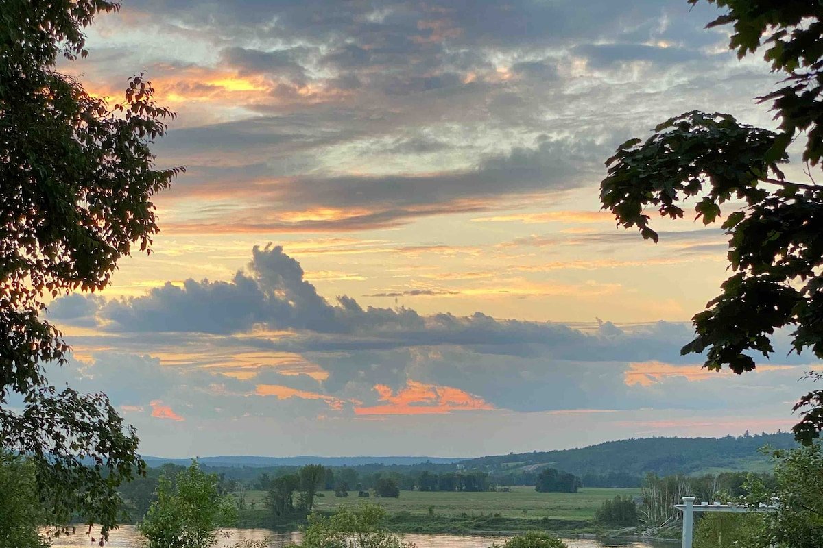 River’s Edge Cottage gallery image 2