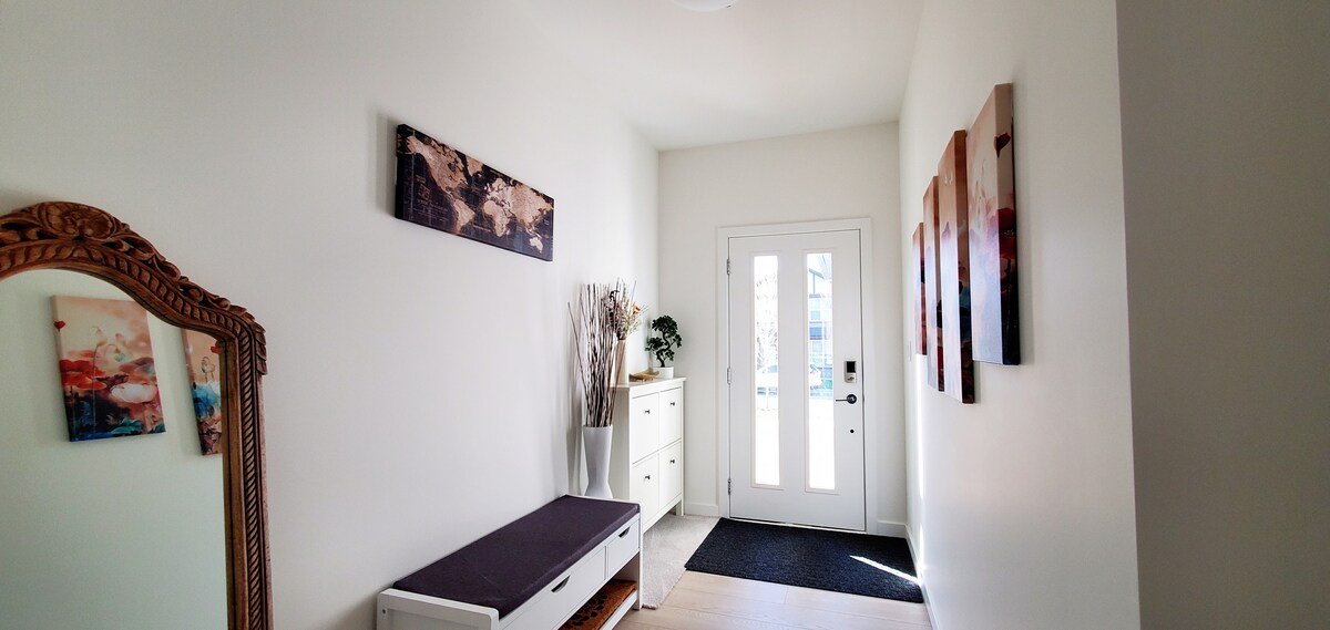 Brand New Seaside Home in Royal Bay gallery image 3